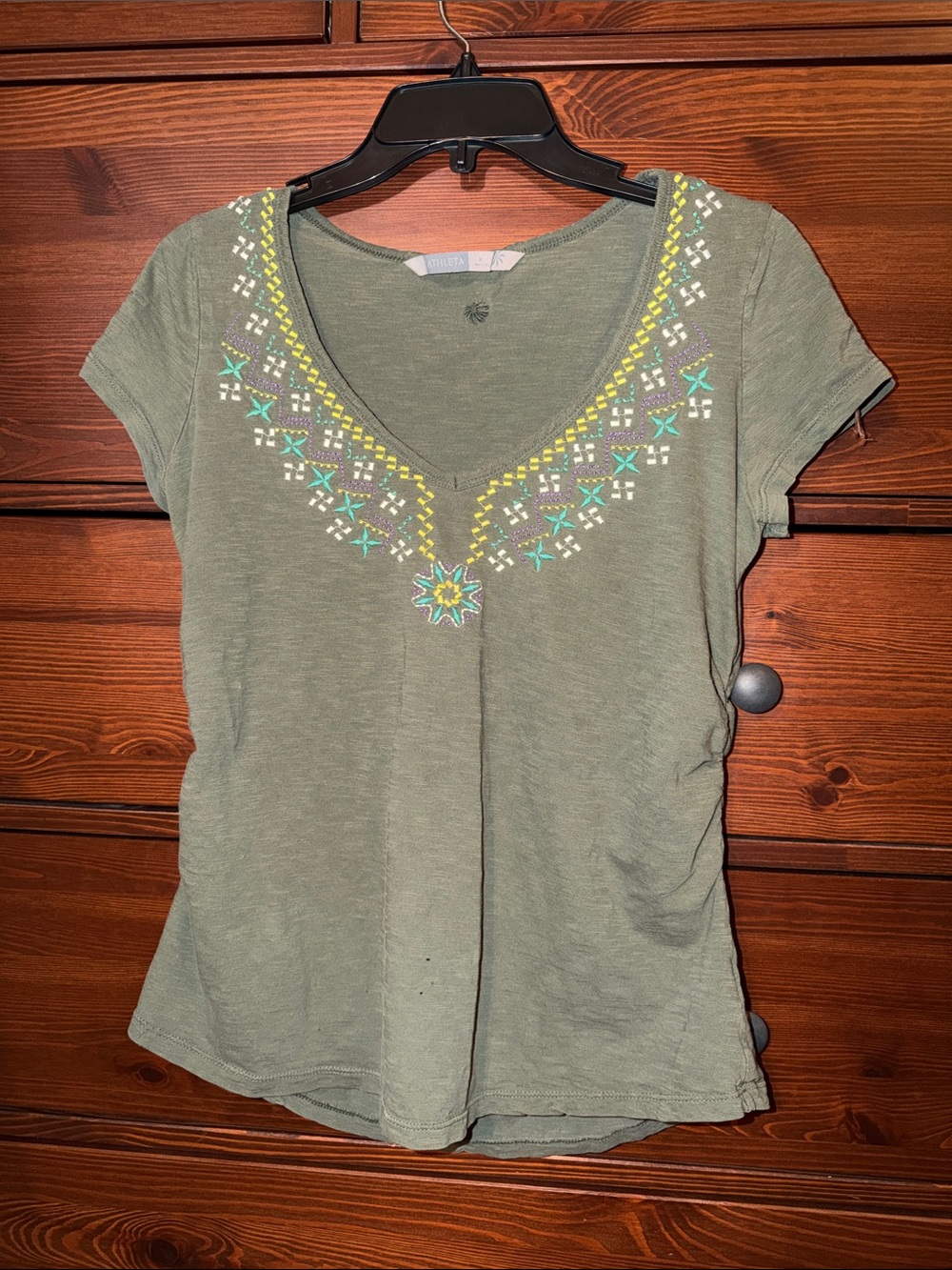 Athleta Olive Green Embroidered V-Neck Tee Geometric Floral Short Sleeve